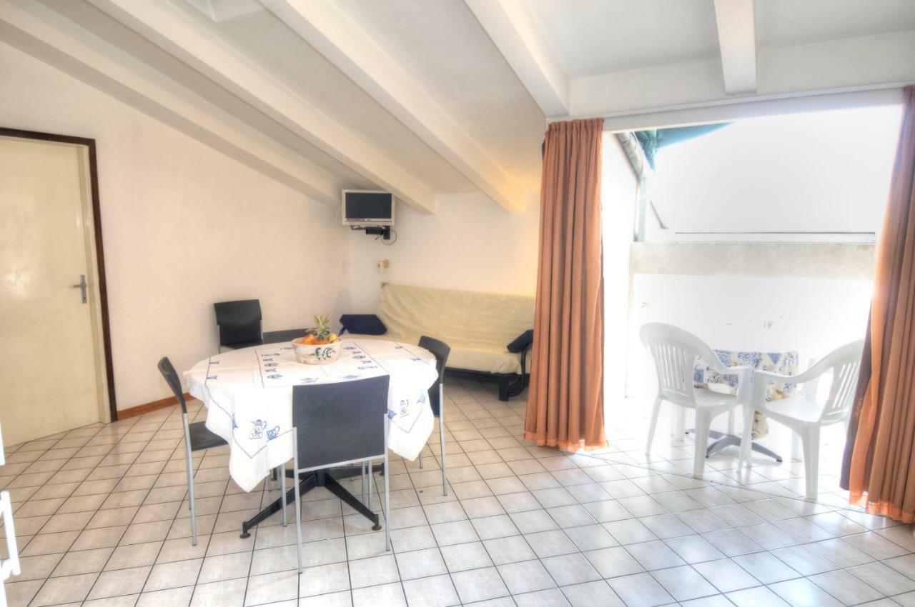 Condominio Res. Palace 비비오네 외부 사진