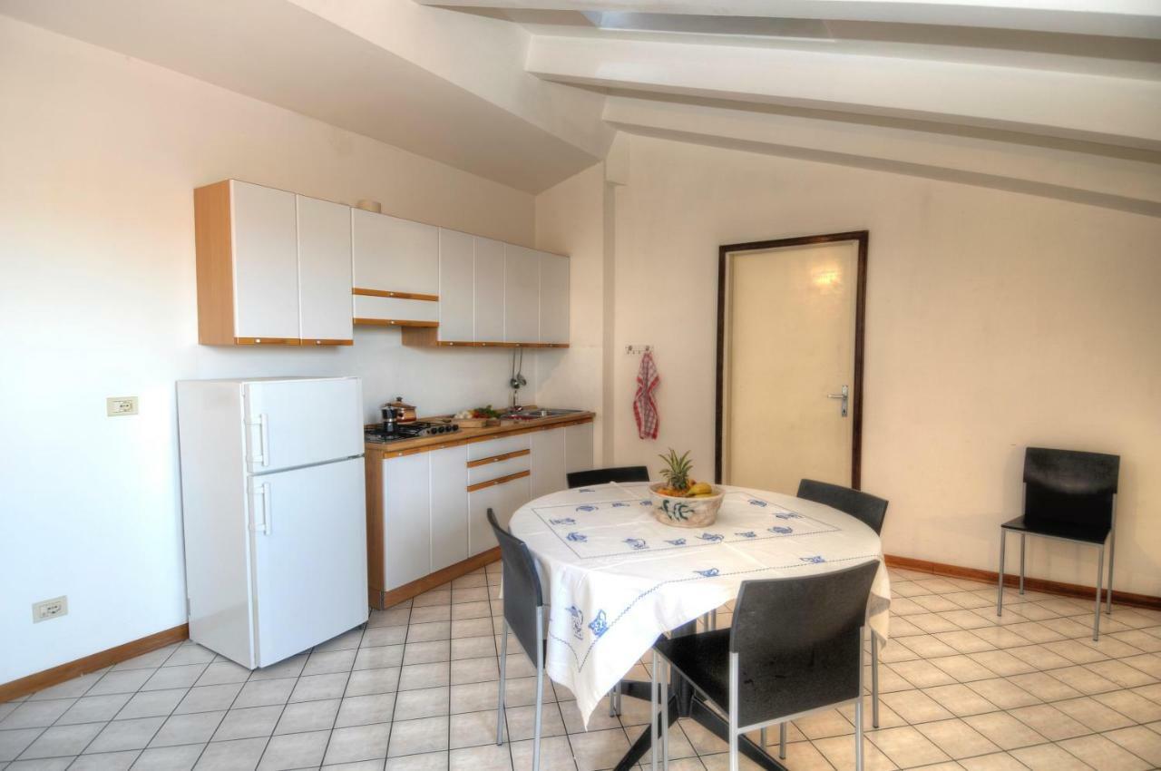 Condominio Res. Palace 비비오네 외부 사진